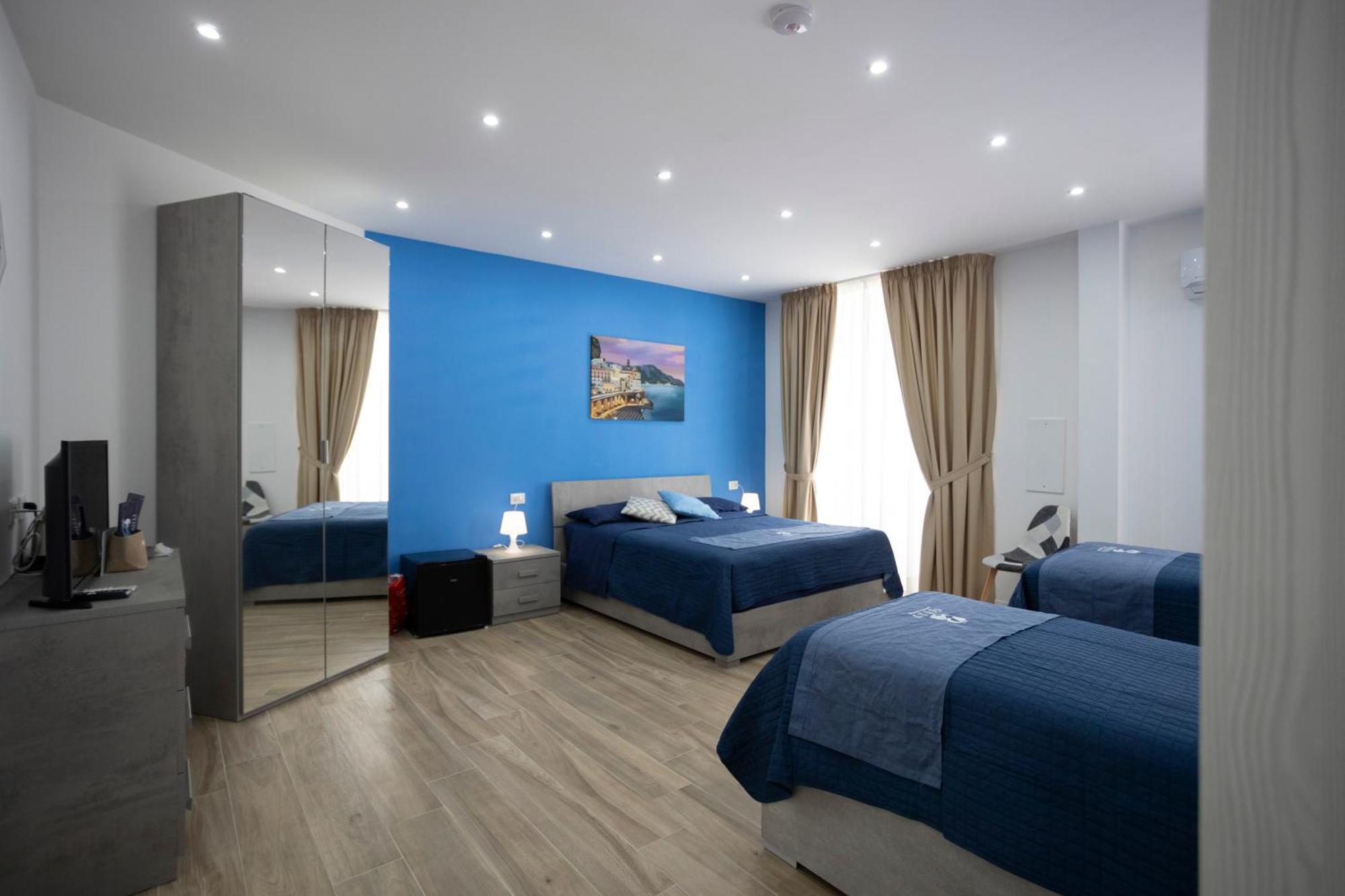 Giuly Suites & Rooms Наполи Екстериор снимка