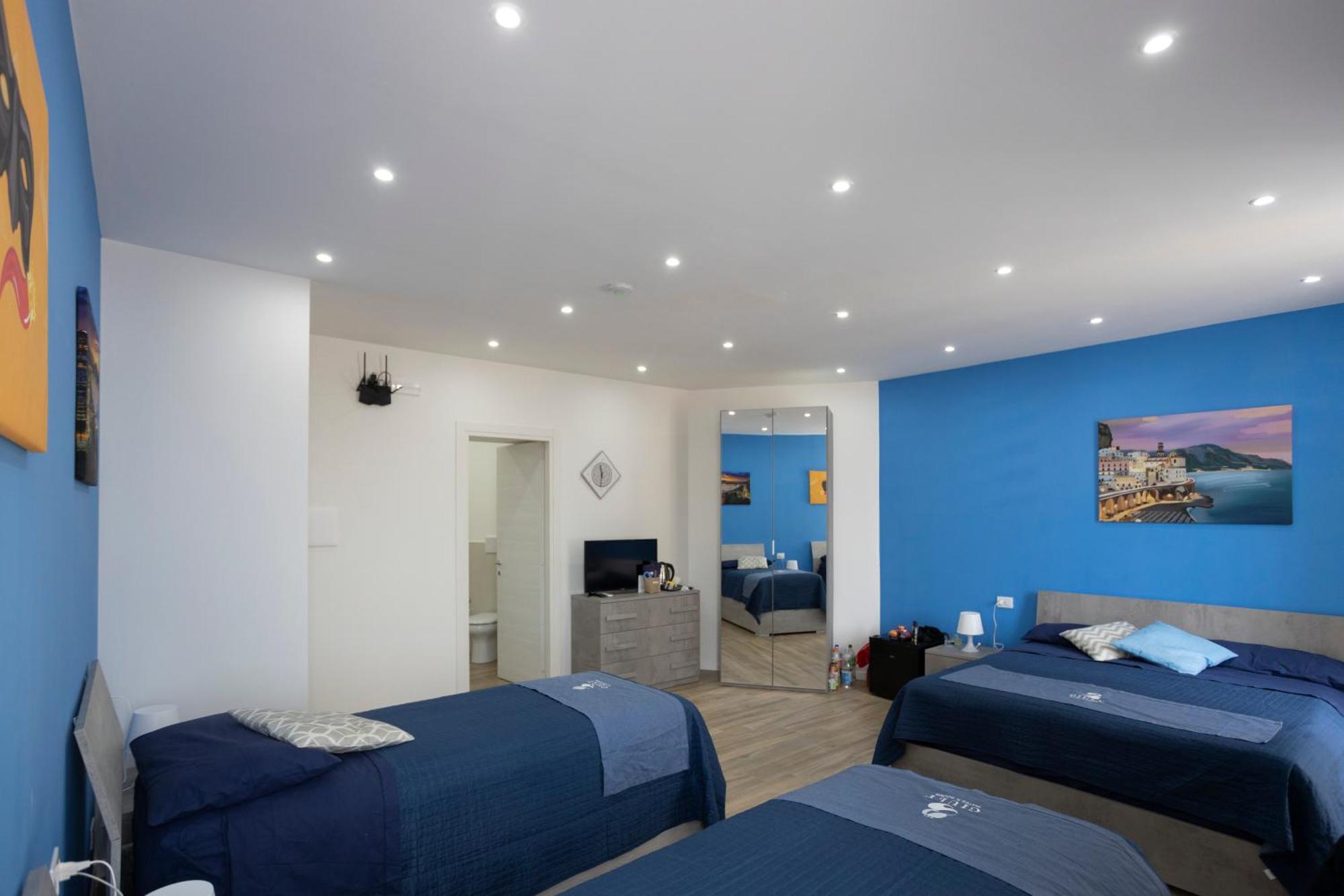 Giuly Suites & Rooms Наполи Екстериор снимка