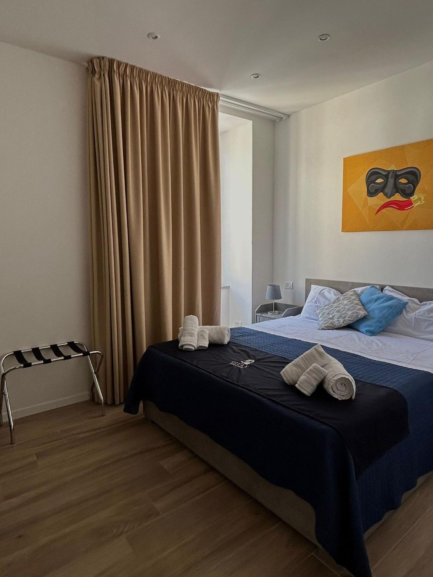 Giuly Suites & Rooms Наполи Екстериор снимка